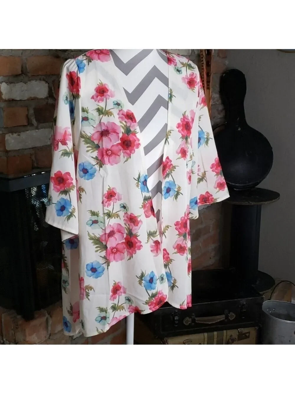 Pink Milly Floral Kimono Size Medium NWT